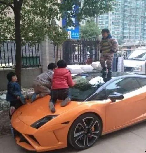 兰博基尼车主吃瓜,揭秘豪车圈里的那些事
