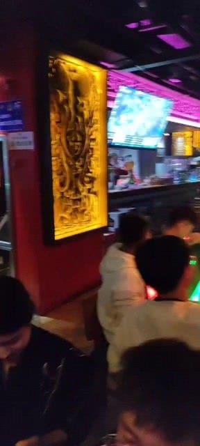 hls酒馆吃瓜,吃瓜群众的热闹聚集地