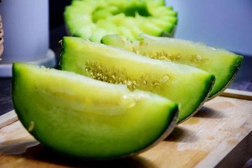 吃瓜的感觉真好,吃瓜群众幸福感满满