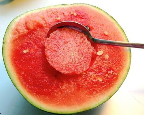 澳洲人吃瓜不吐瓜的原因,揭秘独特饮食习惯背后的文化内涵