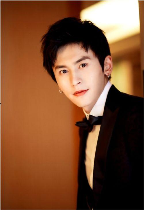 教俊凯吃瓜,揭秘教俊凯吃瓜背后的故事