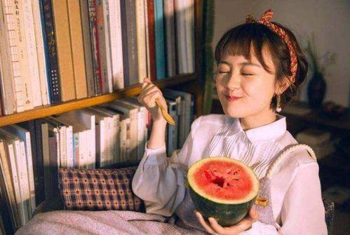 吃瓜少女变新娘,一段甜蜜的蜕变之旅