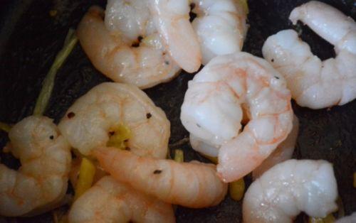 哈密瓜吃完多久可以吃虾,吃完哈密瓜多久后可安心享用虾？