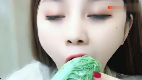 冰美人吃瓜,揭秘娱乐圈的甜蜜瓜田