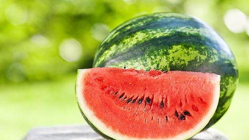 吃瓜吗吃谁的瓜,吃瓜群众聚焦谁家的瓜