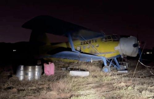 飞机上吃瓜群众,揭秘飞机上吃瓜群众的趣味生活
