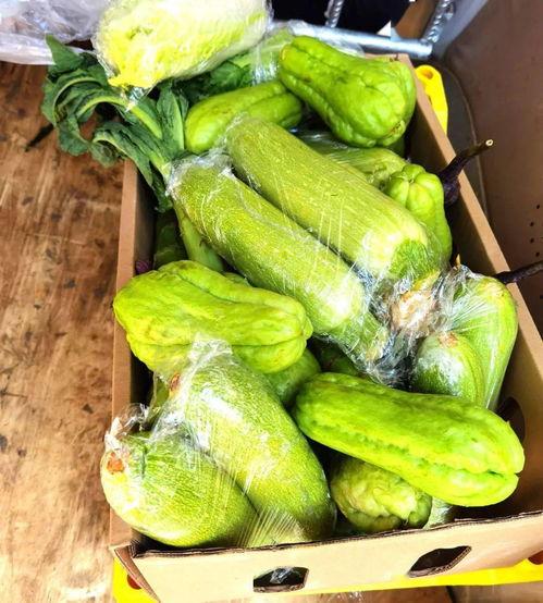 小区外边吃瓜贩,揭秘小区外瓜贩的美食传奇